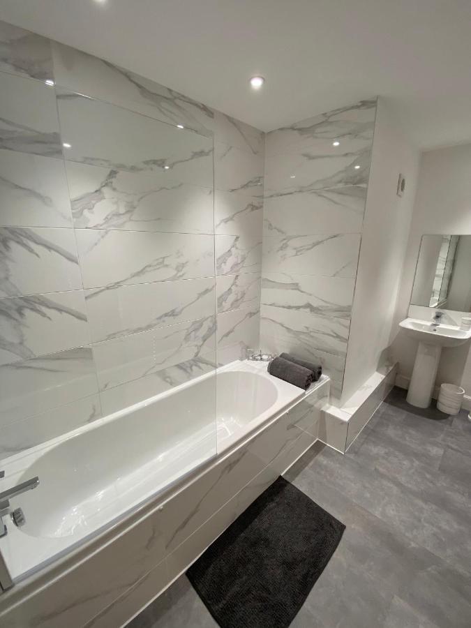 High Street Stylish City Centre Apartment, 2 Bed Perth Dış mekan fotoğraf